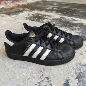 Adidas Superstar Sz 5 - Black with white stripes
